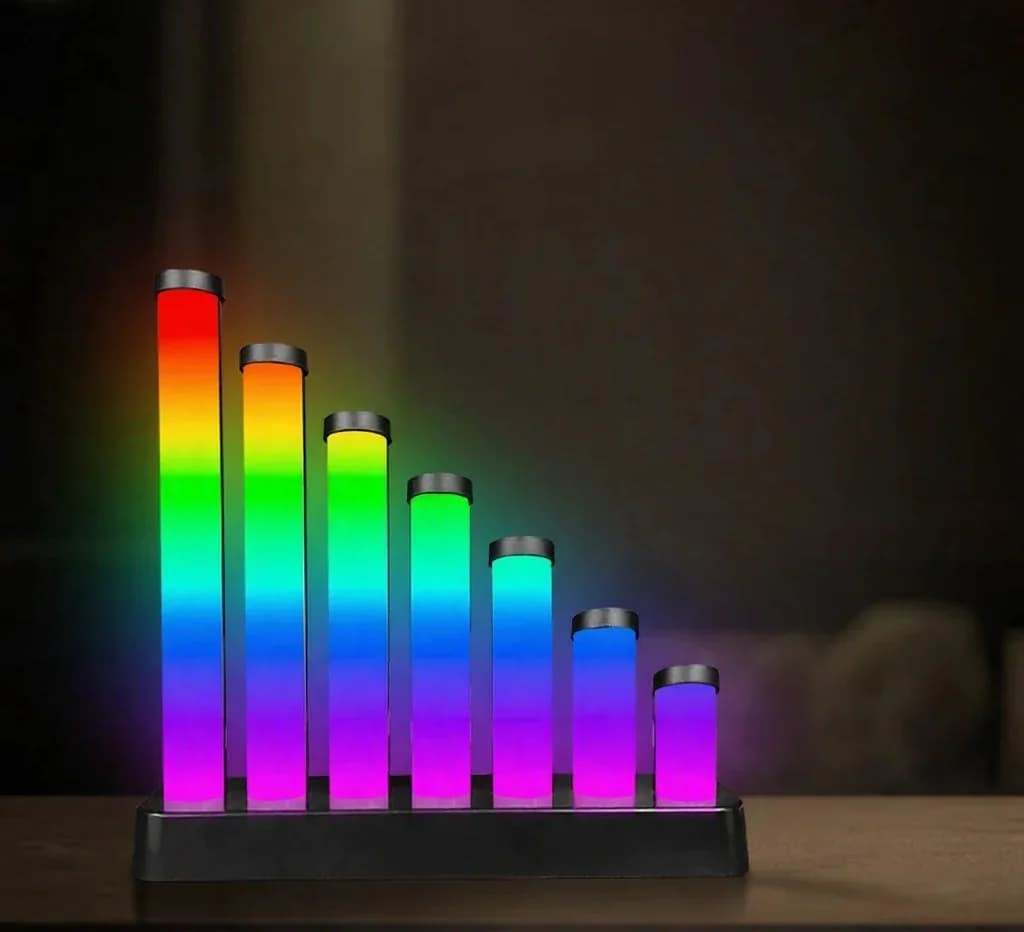 Lampada da scrivania LED RGB reattiva al suono con controllo app